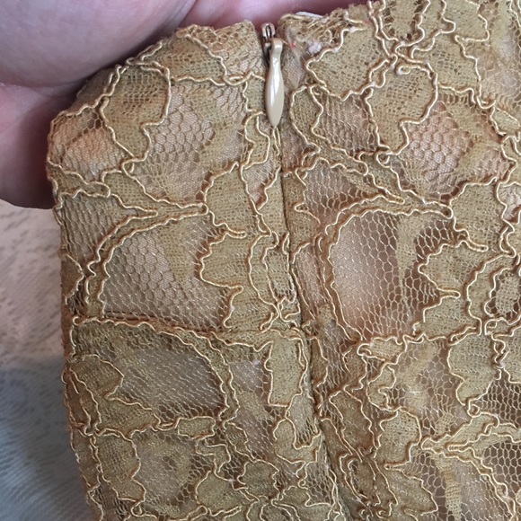 Laundry by Shelli Segal Chic golden lace top - Picture 6 of 7